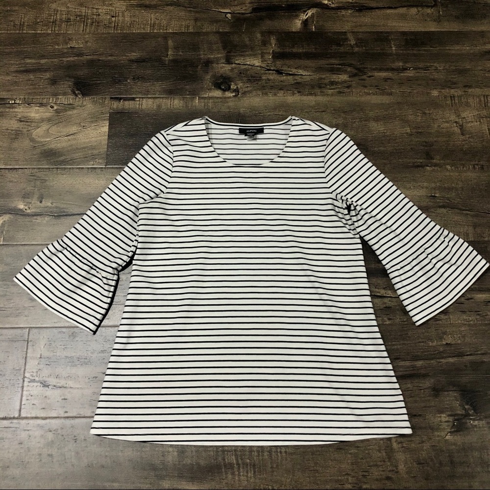 ✨EUC✨ ALFANI STRIPED TOP